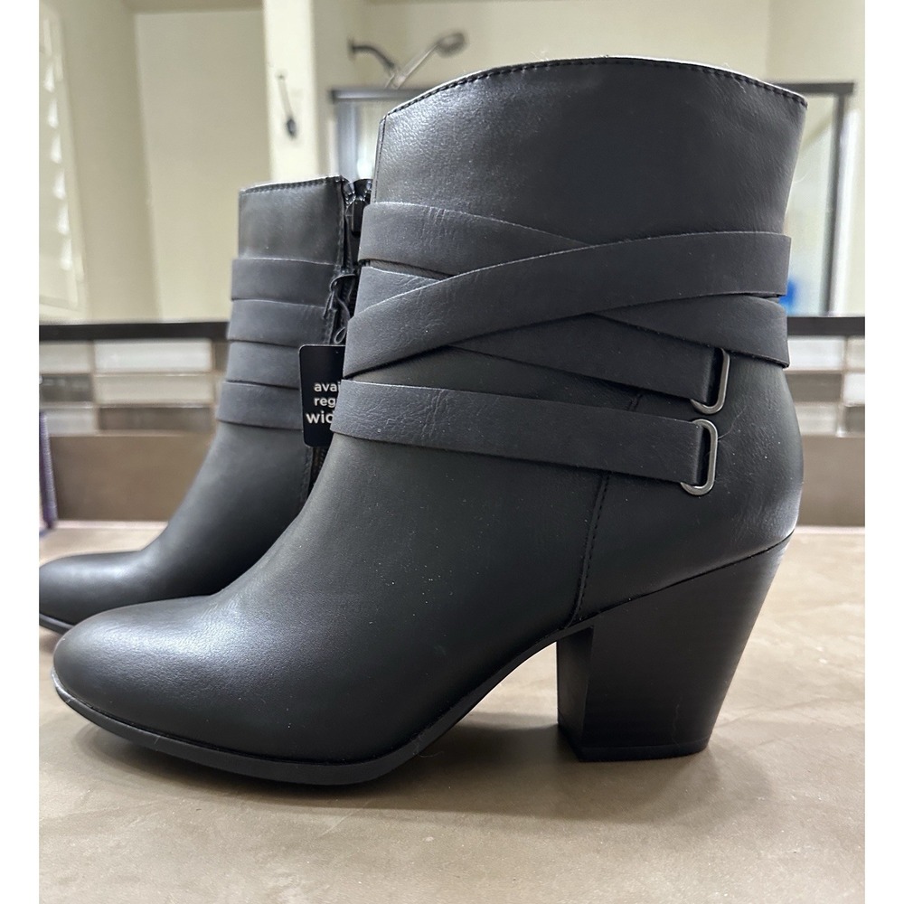 a.n.a. Women's Black Booties With Strap Detail NIB size 8.5 M - Picture 11 of 13